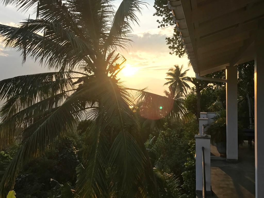 Lara'S Place Unawatuna Luaran gambar